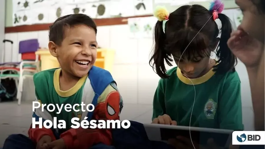 Aprender en movimiento: soluciones digitales para la educación de niñas y niños migrantes