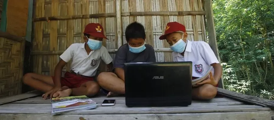 How to bridge the gap in Indonesia's inequality in internet access