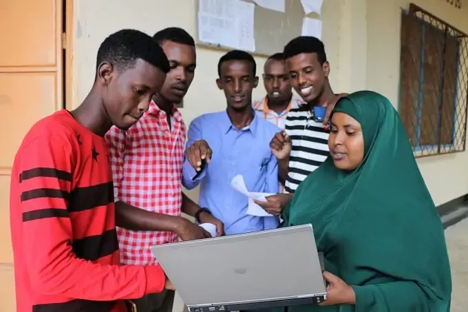 Digital work opportunities from around the world in Dadaab